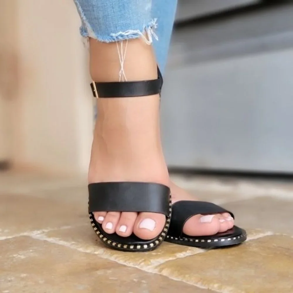 Women Black Ankled Fashion Strap Sandals - Picture 3 of 3